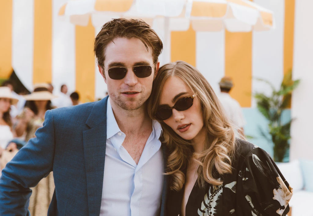 Το μωρό του Robert Pattinson και της Suki Waterhouse δεν μυρίζει σαν όλα τα άλλα